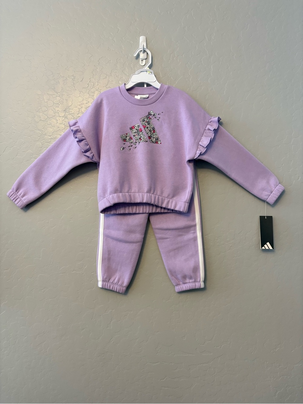 Adidas toddler girl lavender 2 piece flutter sleeve sweatshirt jogger set 4T NEW